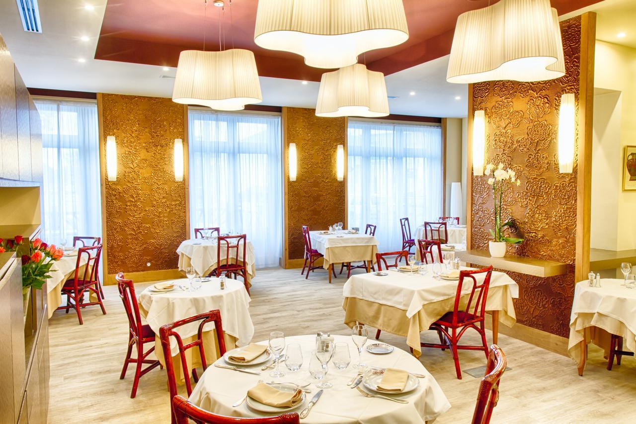 Hotel Restaurant Le Parc Moulins  Exteriér fotografie