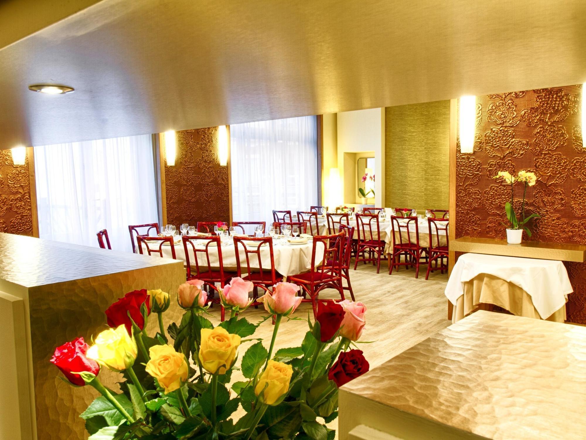 Hotel Restaurant Le Parc Moulins  Exteriér fotografie