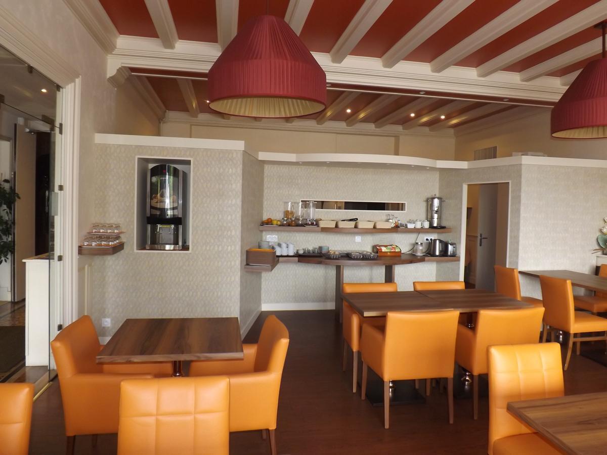 Hotel Restaurant Le Parc Moulins  Exteriér fotografie